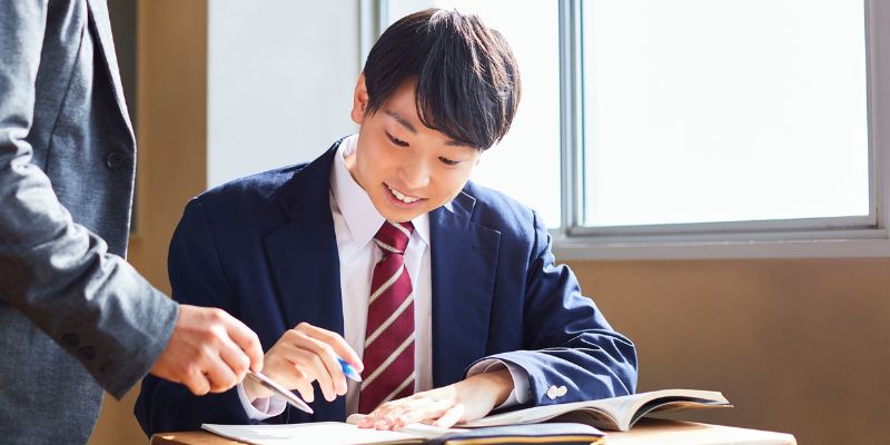 Mơ thấy được đi học ở trường mới